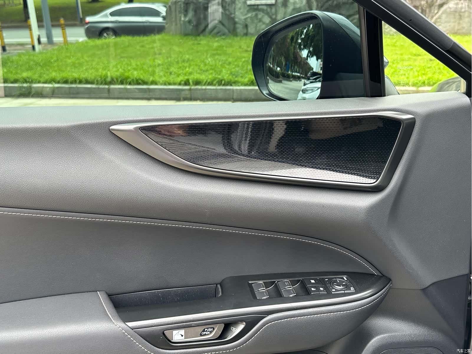 Lexus NX, 2022 11