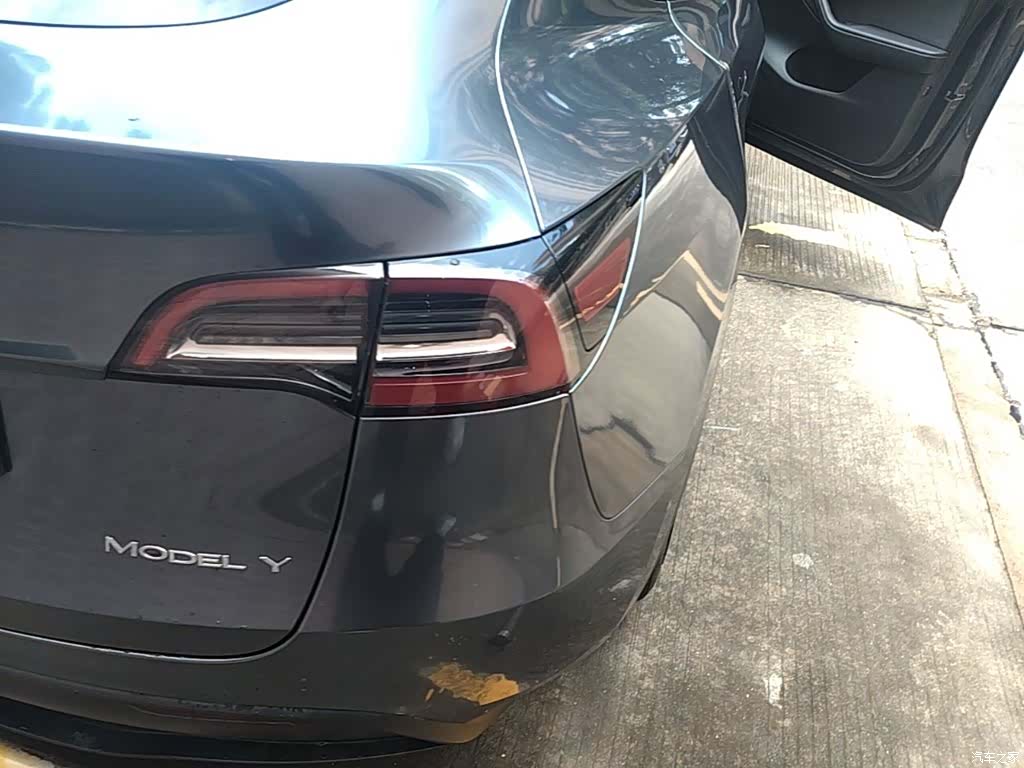 Tesla Model Y, 2021 8