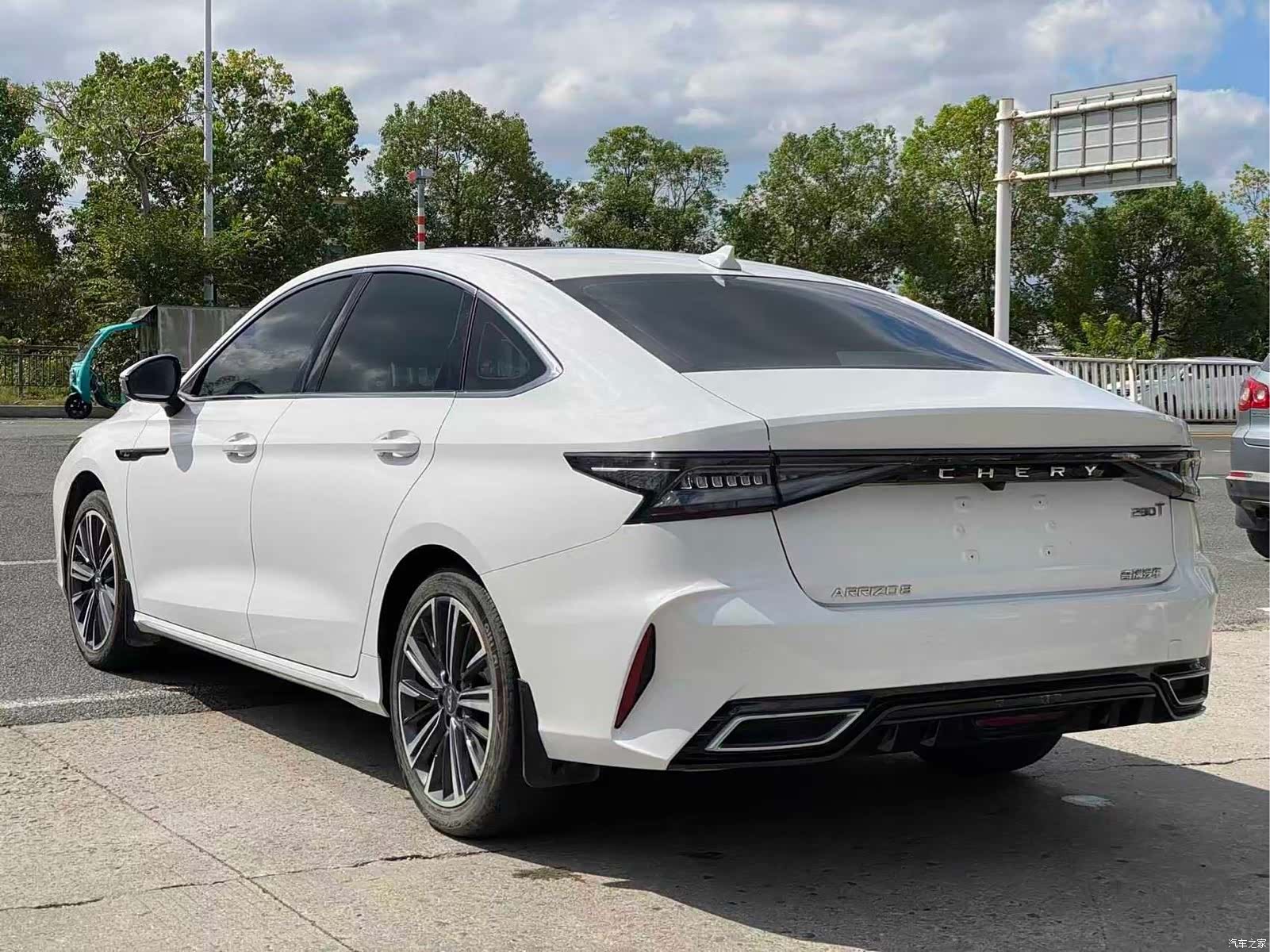 Chery Arrizo 8, 2023 7