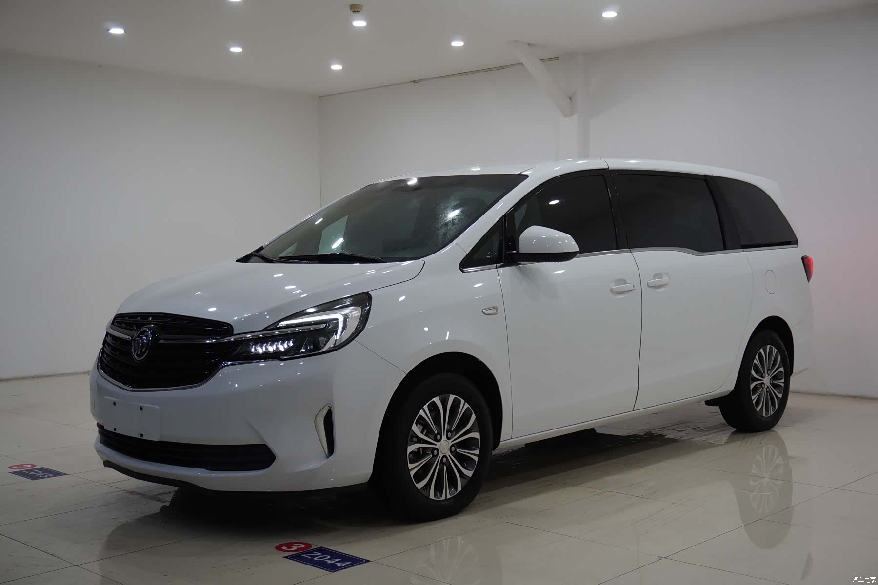 Buick GL8, 2020 1