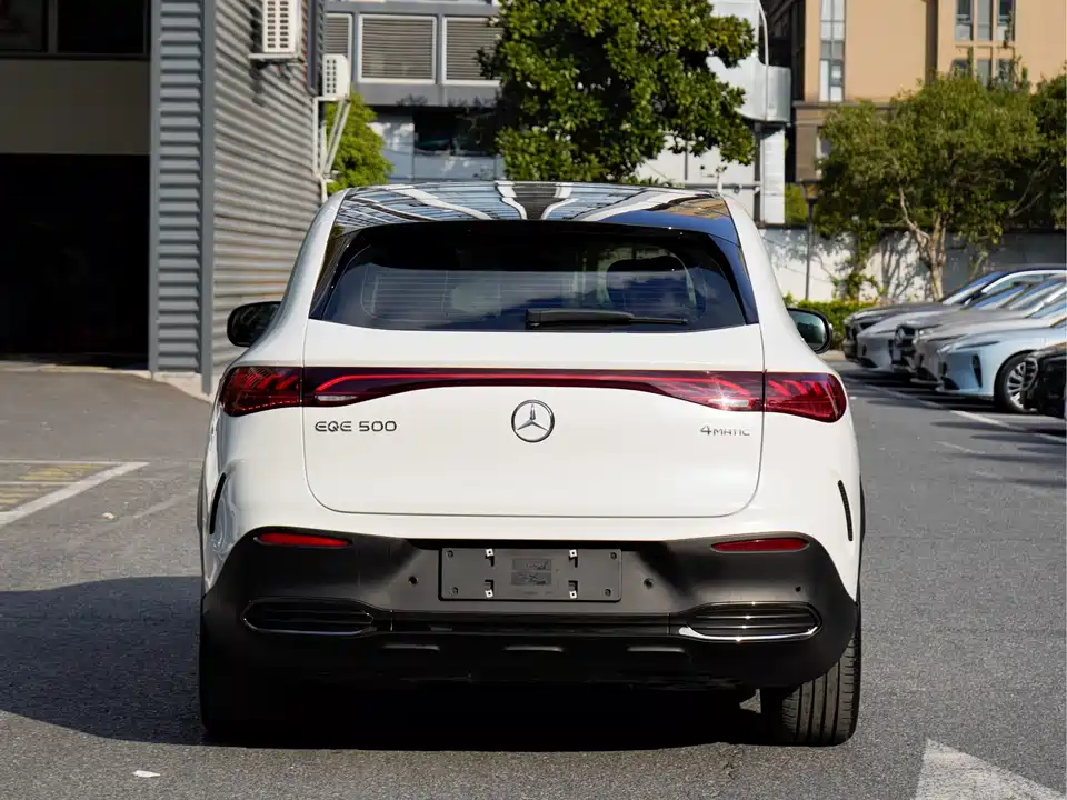 Mercedes-Benz EQE SUV