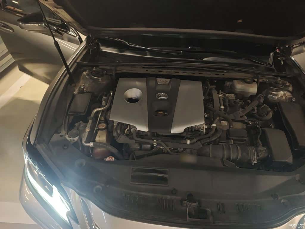 Lexus ES, 2018 21