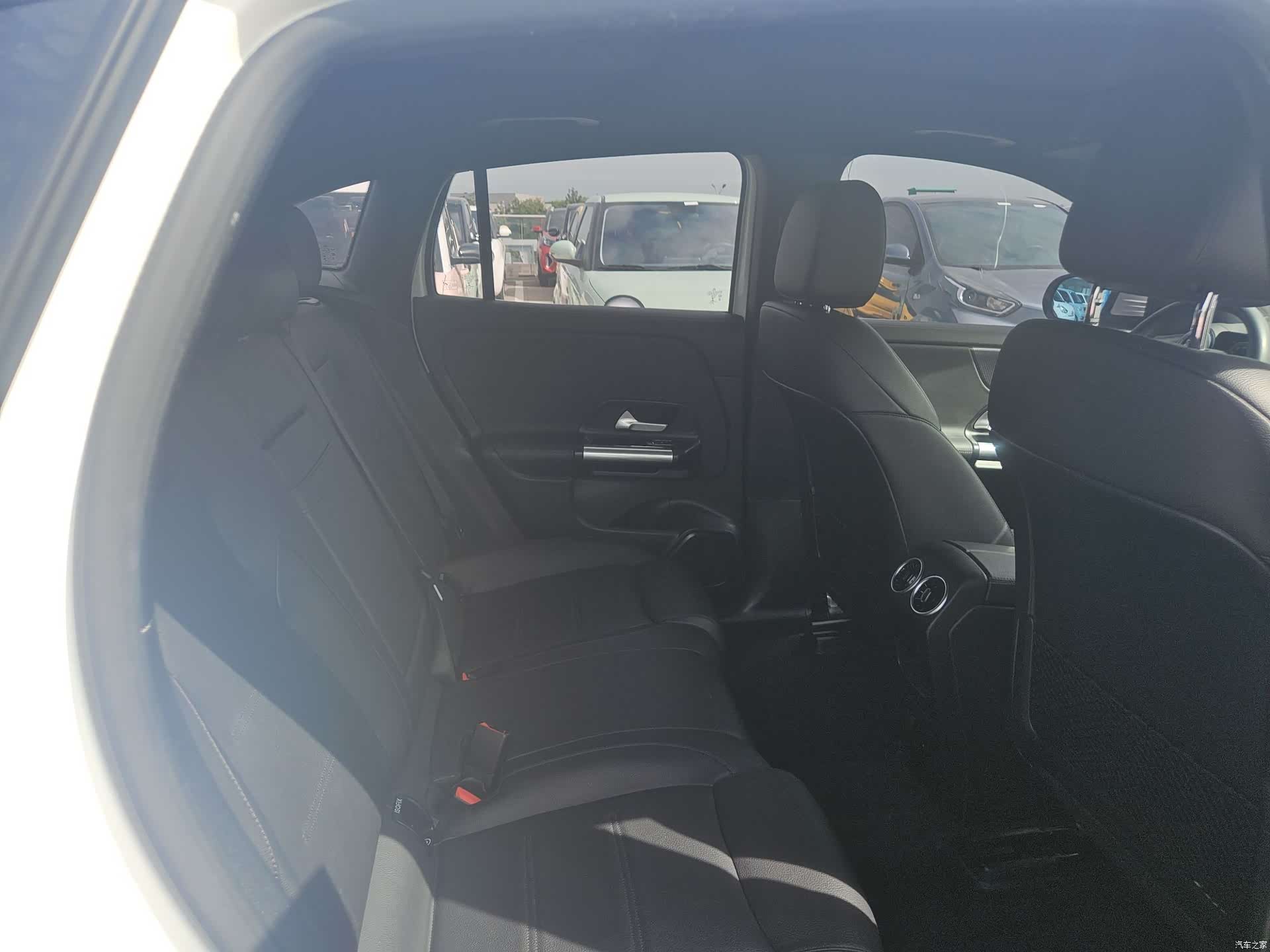 Mercedes-Benz EQA, 2023 все фото