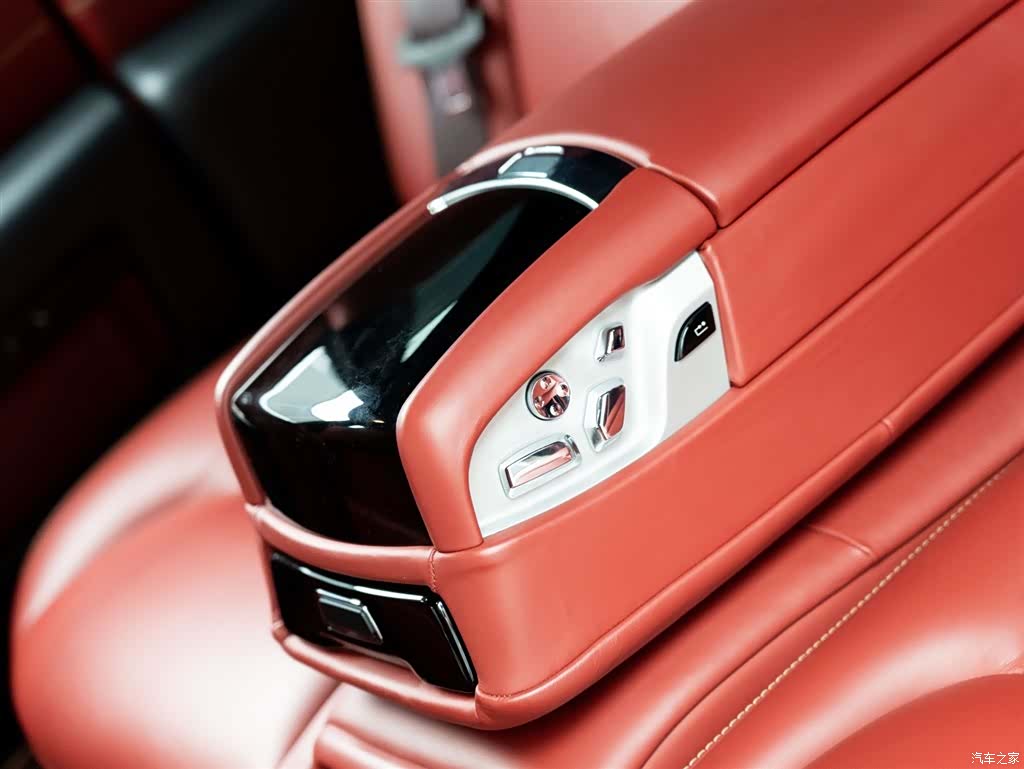 Rolls-Royce Ghost, 2019 13