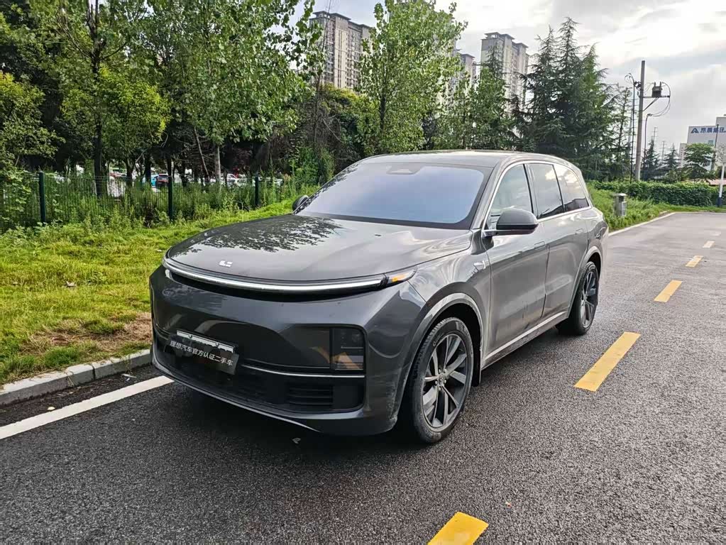 Li Auto L8
