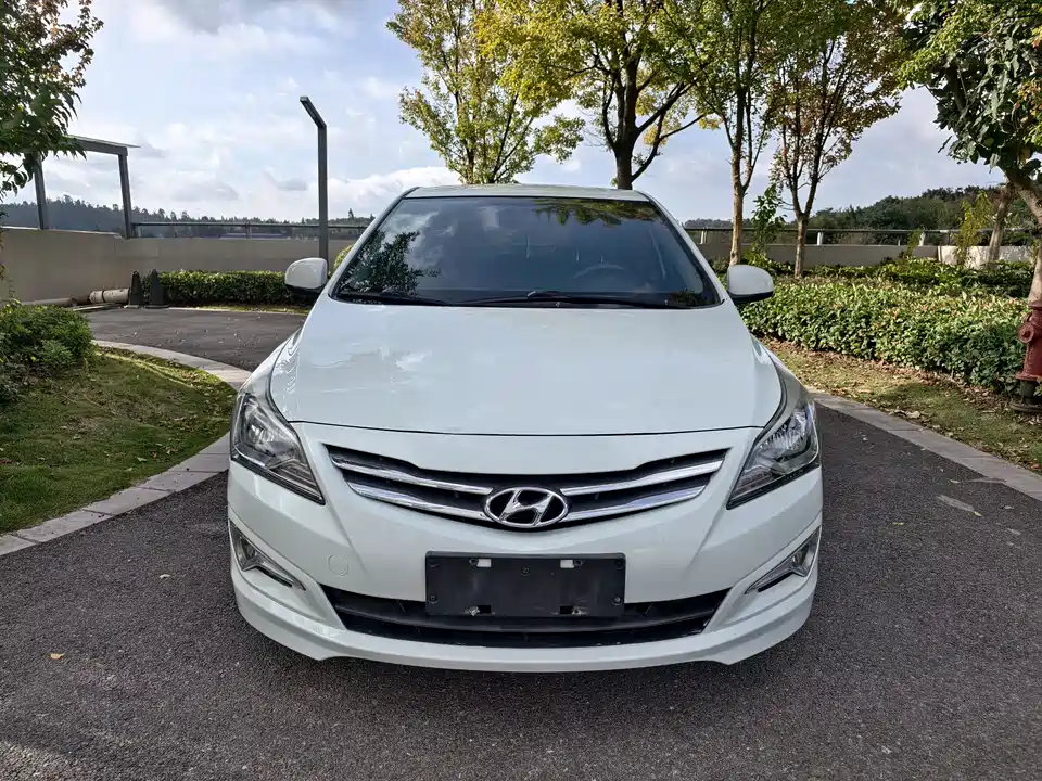 Hyundai Rena