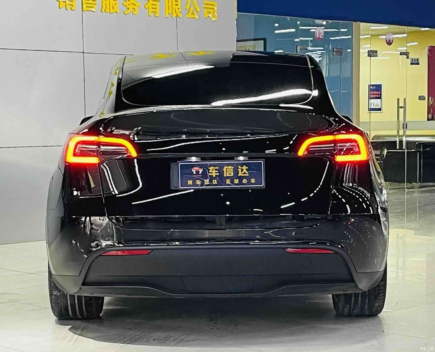 Tesla Model Y, 2023 4