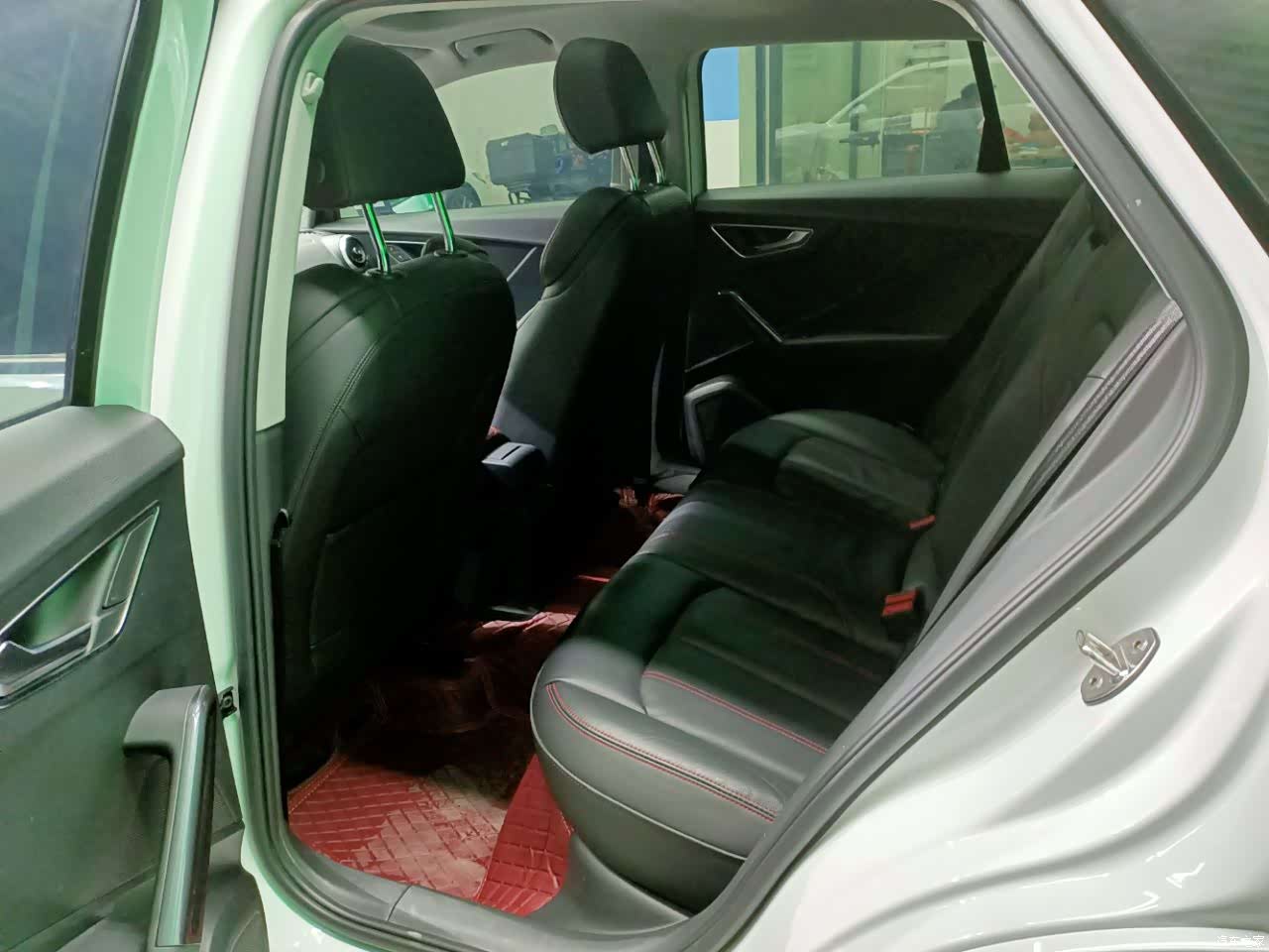 Audi Q2L, 2023 14