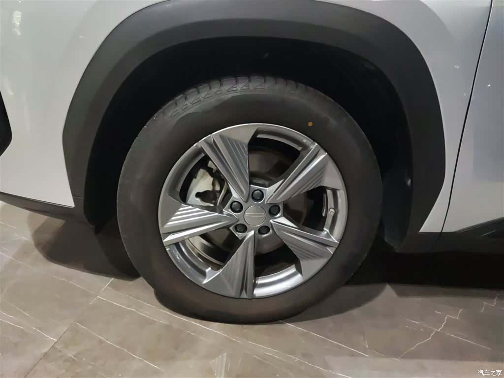 Geely Boyue, 2025 23