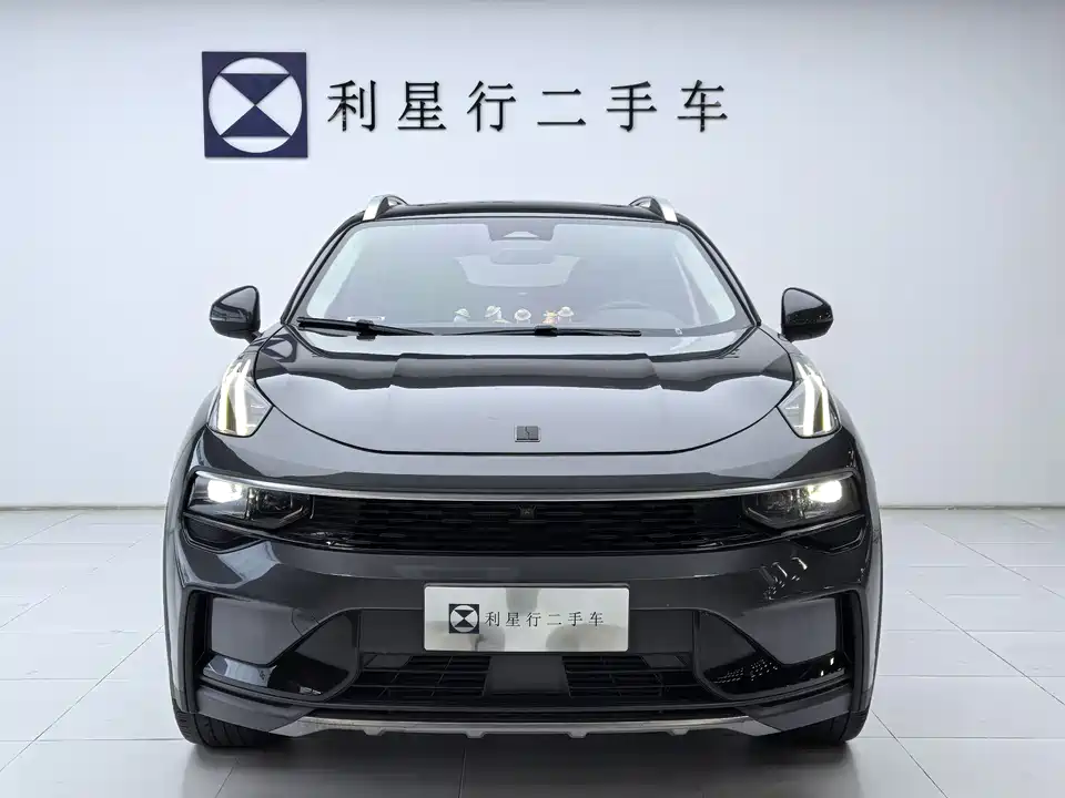 Lynk & Co 01
