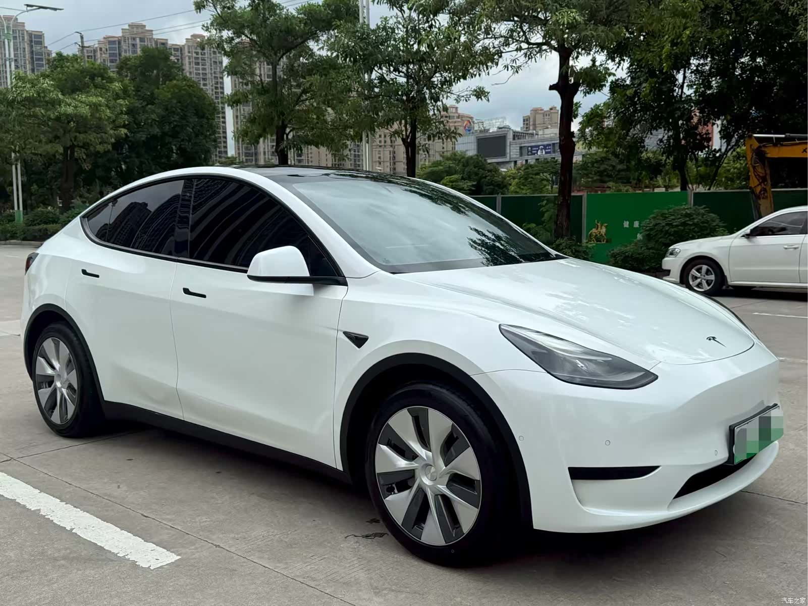 Tesla Model Y, 2022 3