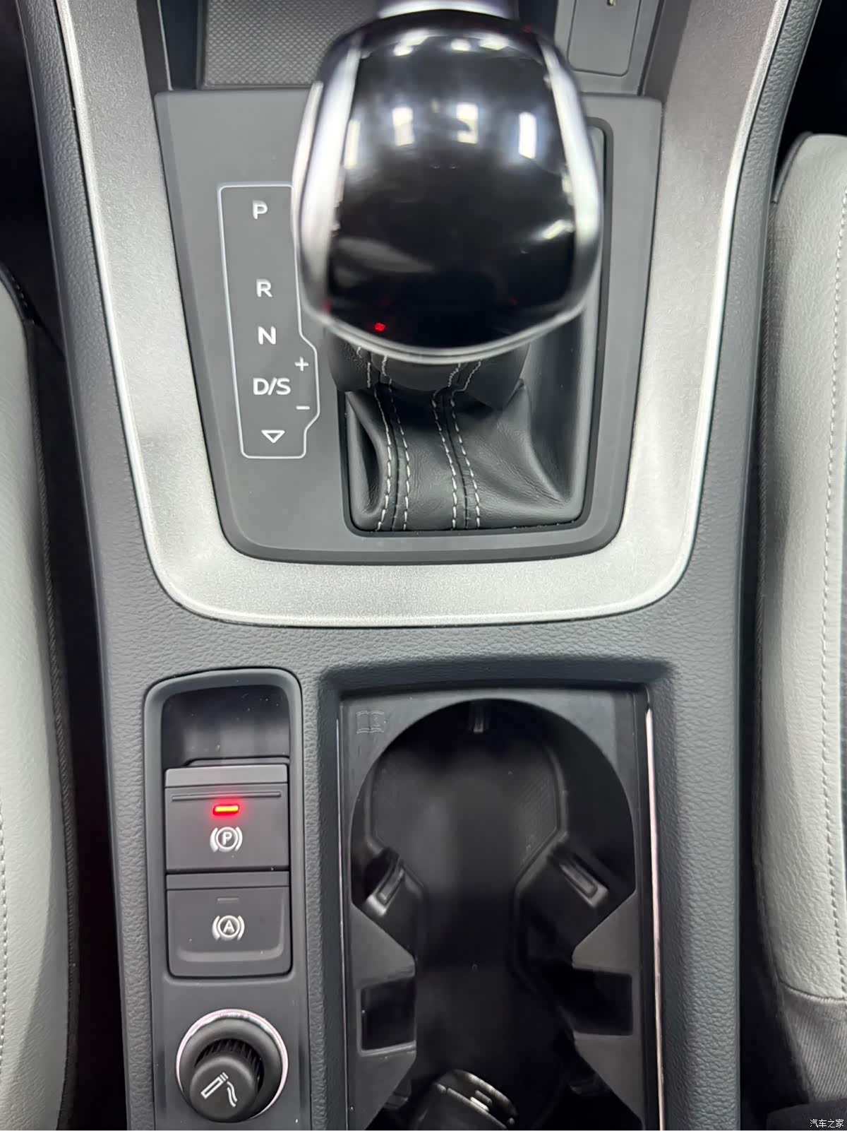 Audi Q3, 2022 11