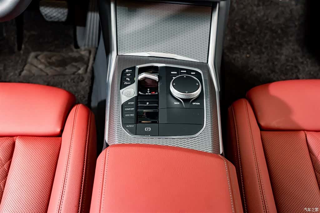BMW 3 Series, 2025 15