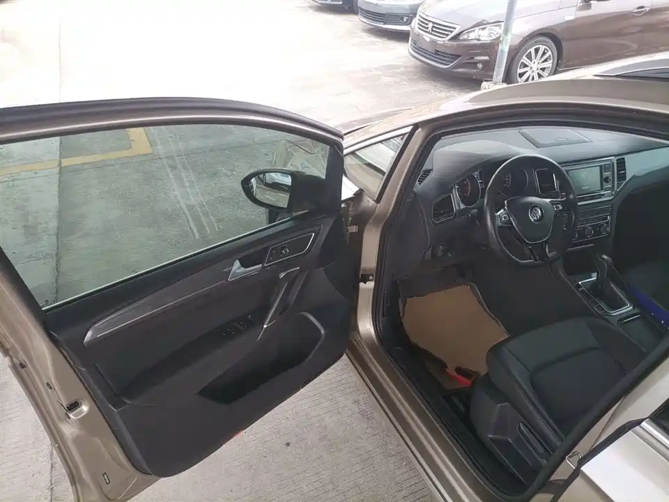 Volkswagen Golf*Jiayu