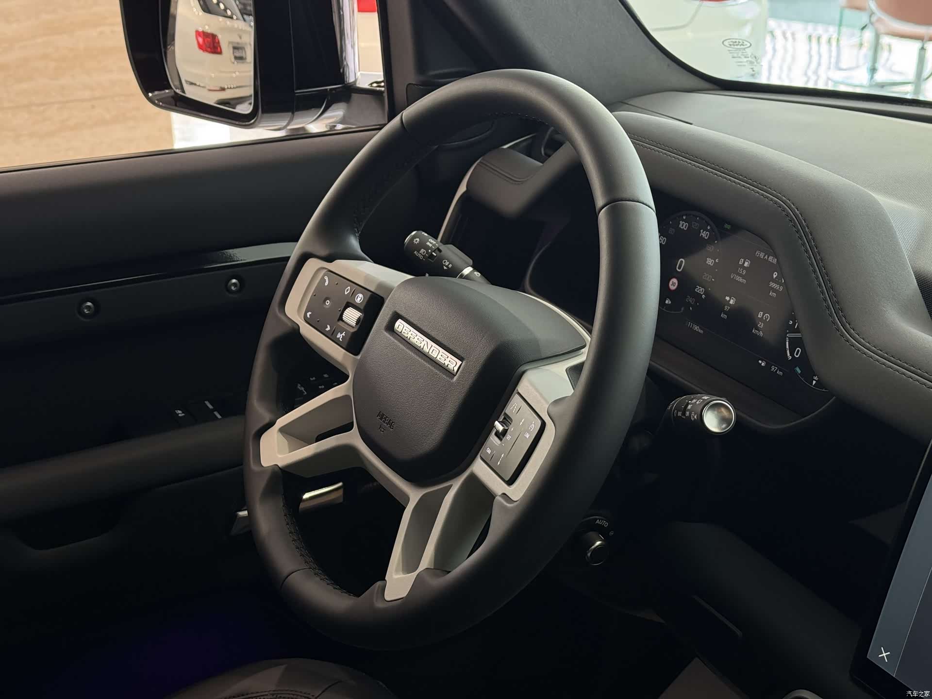 Land Rover Defender, 2025 15