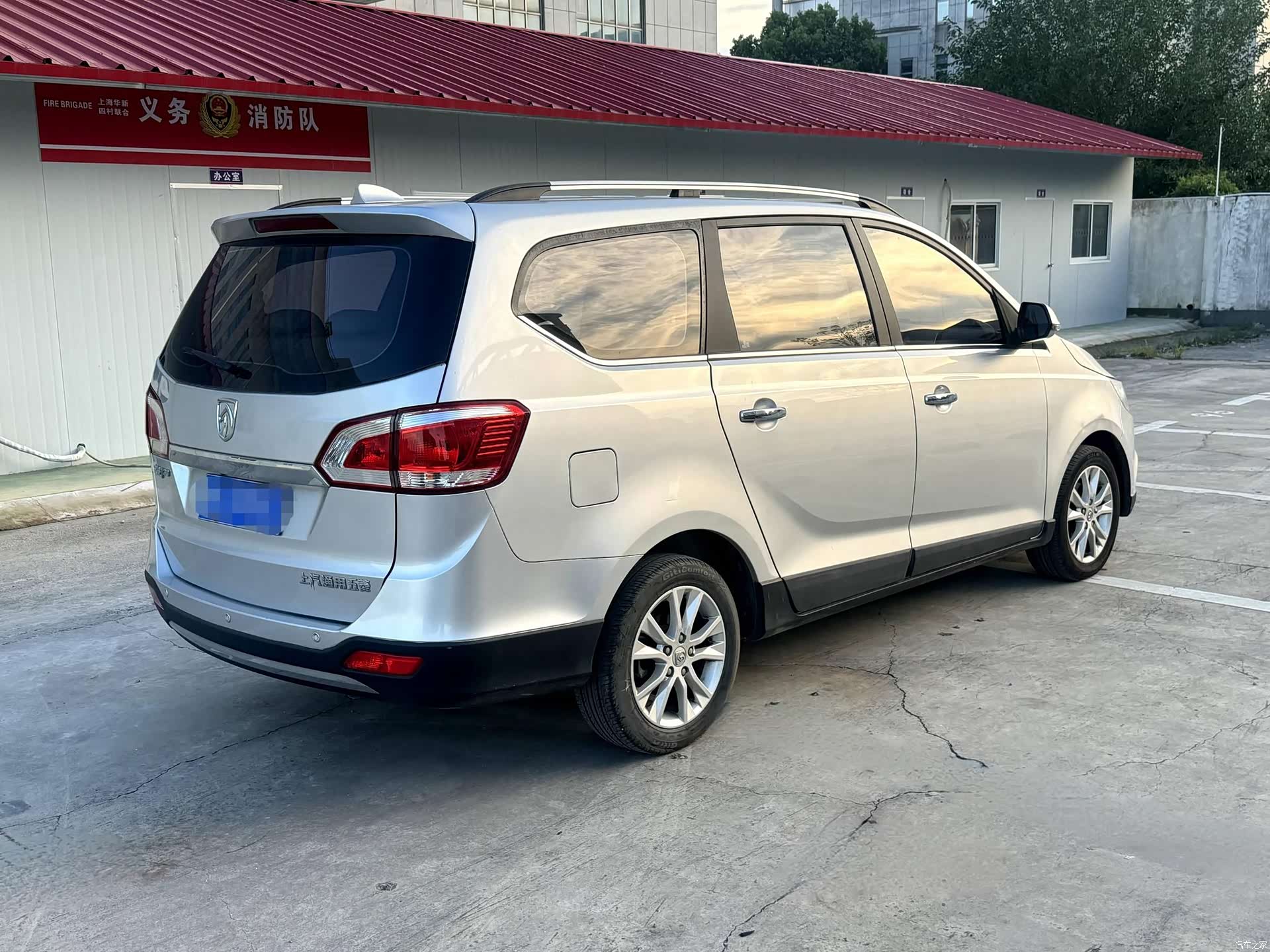 Wuling 730, 2015 все фото
