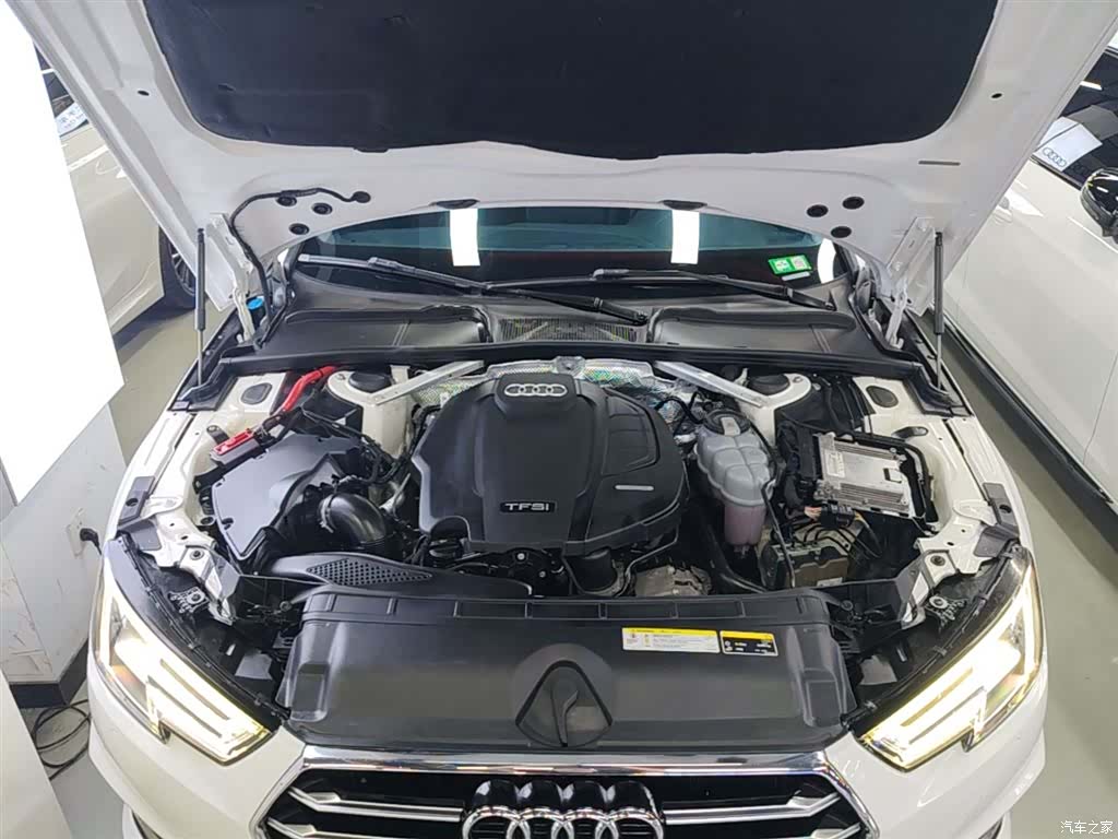 Audi A4L, 2019 20