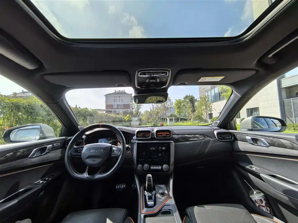 Lynk & Co 02 Hatchback