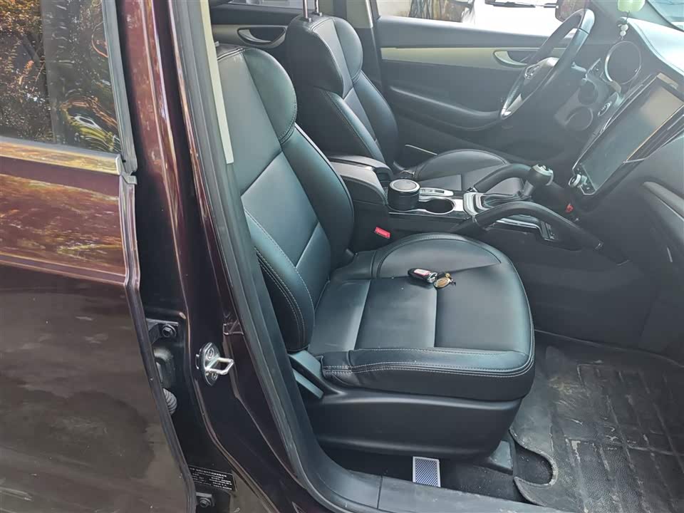Zotye SR7 Zotye SR7