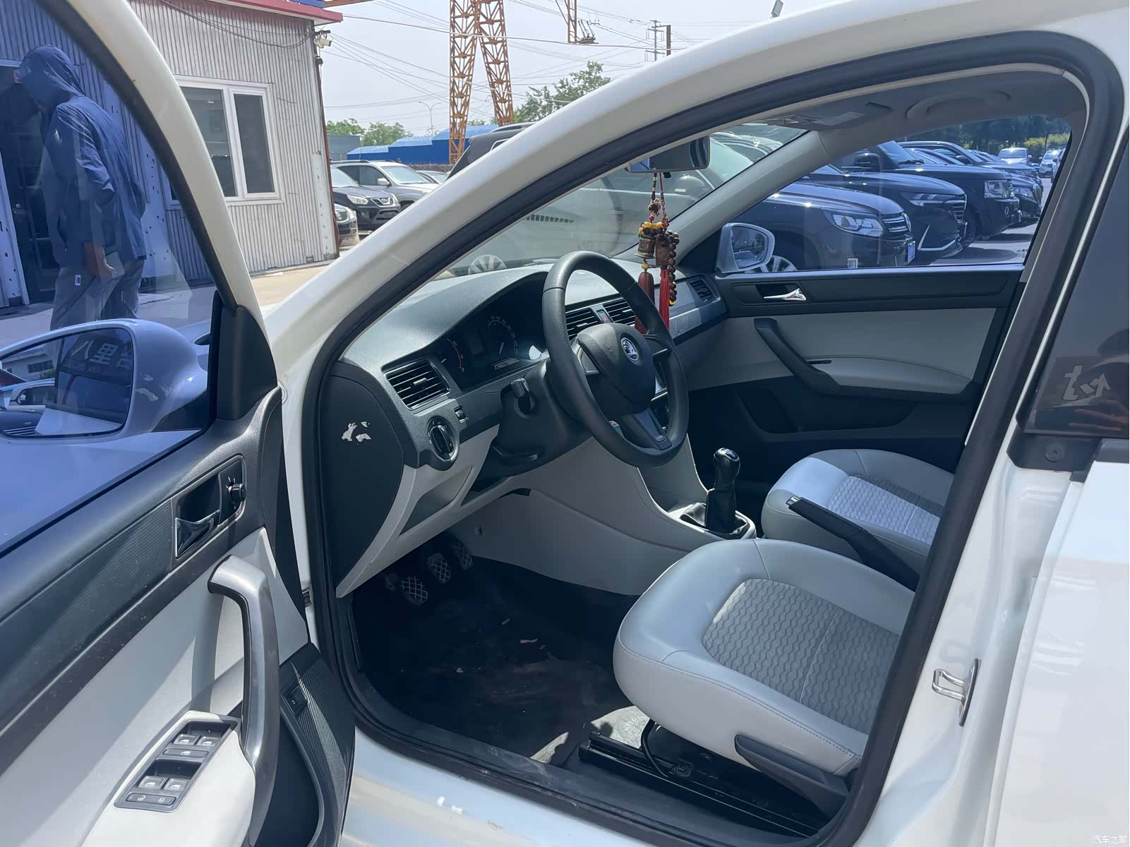 Skoda Rapid, 2015 7