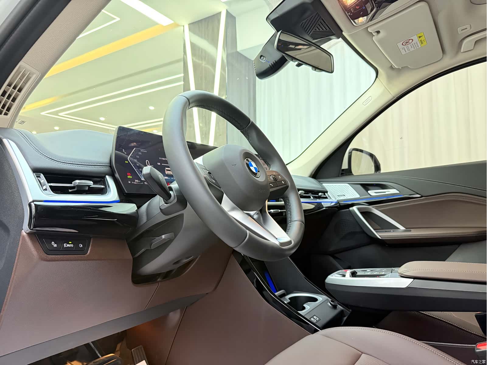 BMW X1, 2025 все фото
