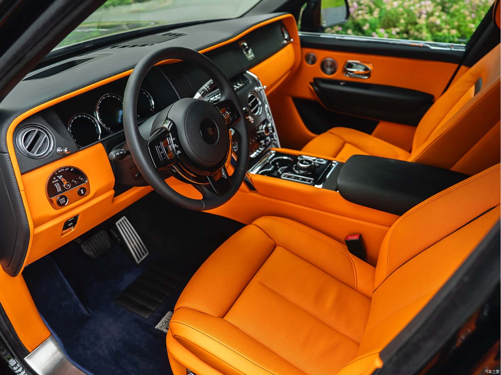 Rolls-Royce Cullinan, 2022 12