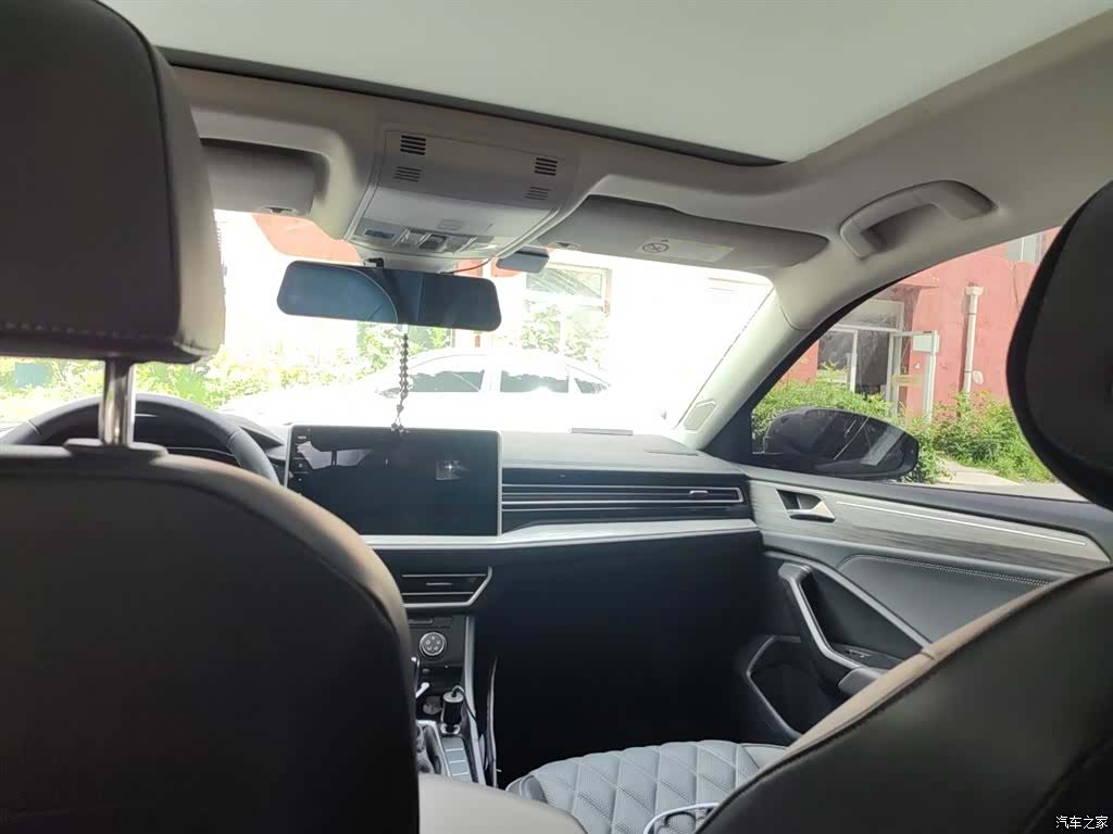 Volkswagen Sagitar, 2023 19