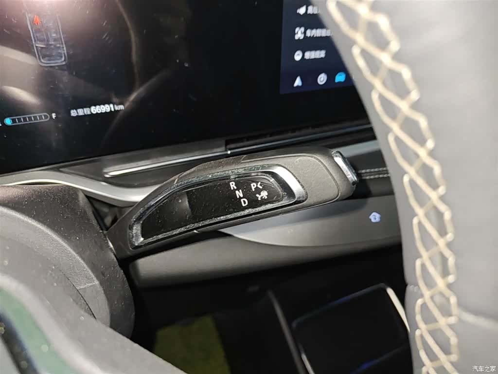 Maxus G90, 2022 14