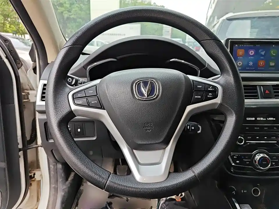 Changan Yuexiang V7