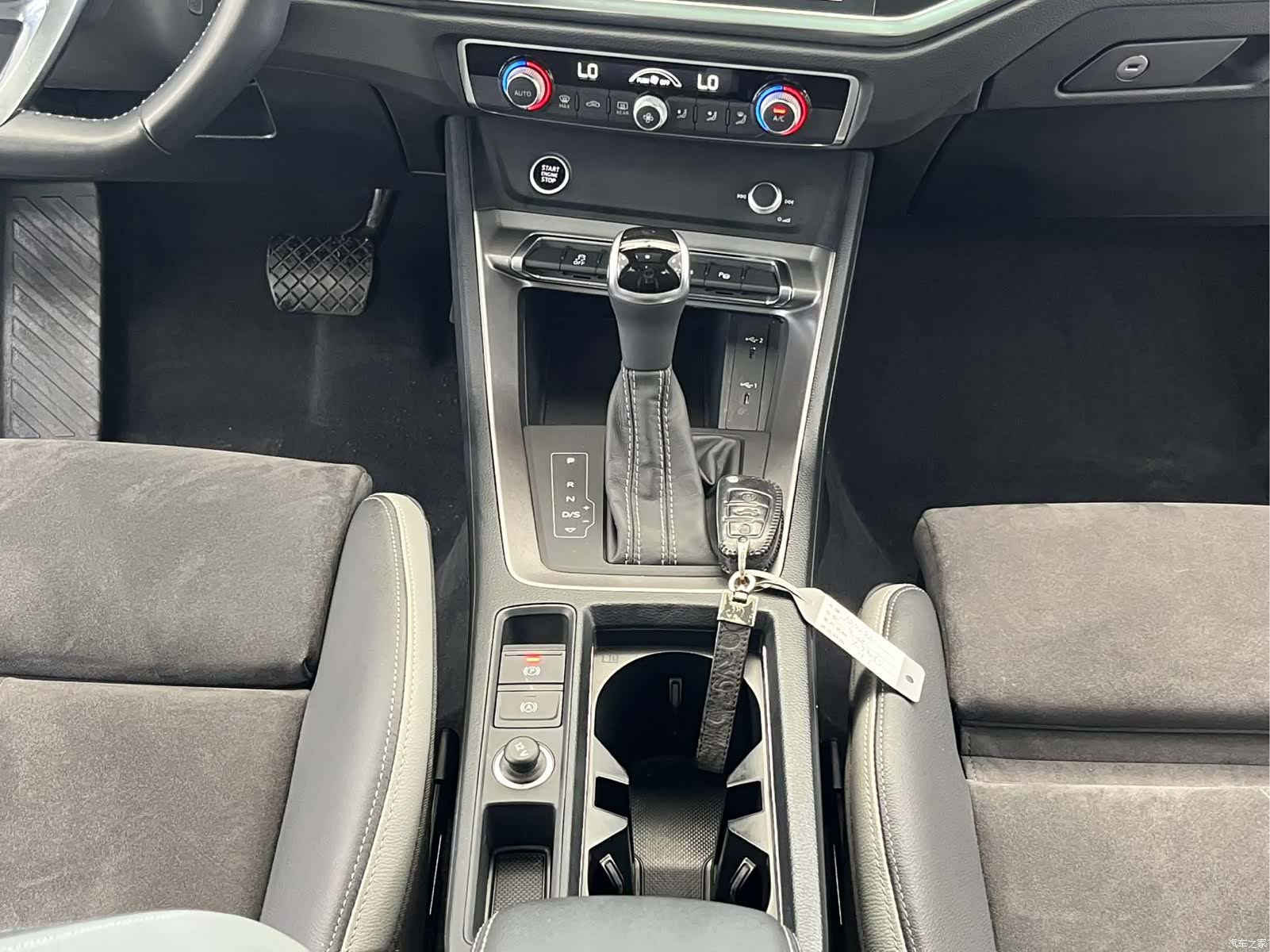 Audi Q3, 2022 12