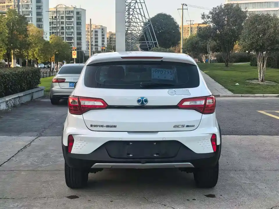 BAIC EC5