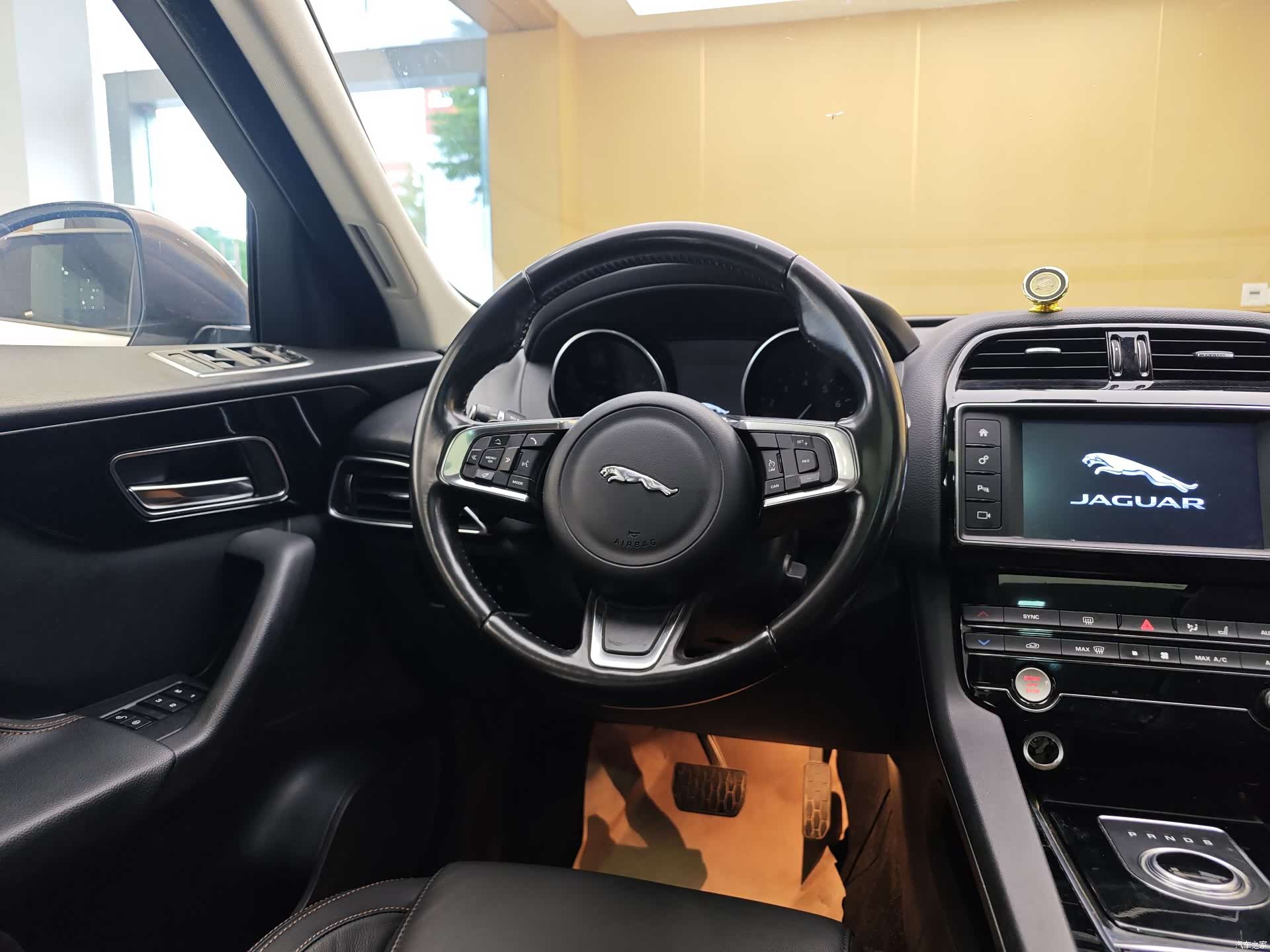 Jaguar F-PACE, 2018 16