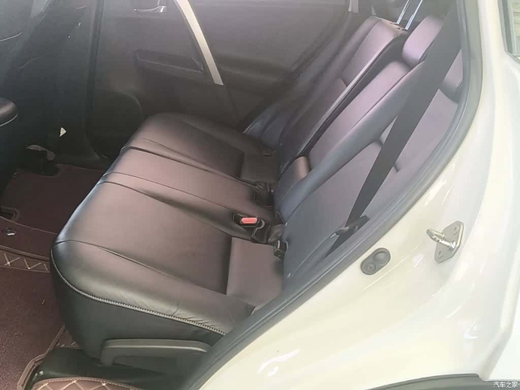 Toyota RAV4, 2015 17