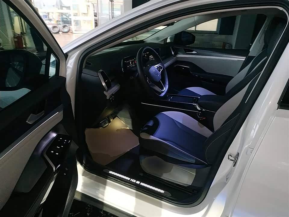 Volkswagen ID.6 CROZZ