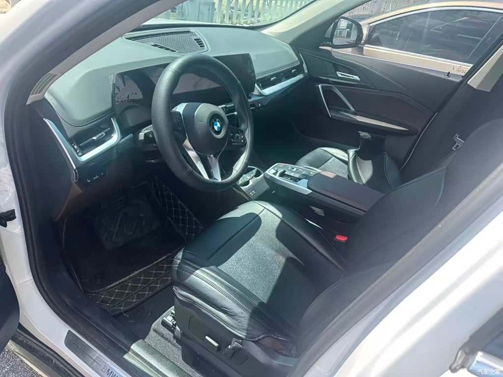 BMW X1, 2024 все фото