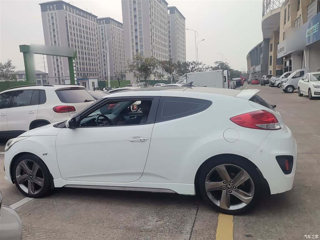 Hyundai Veloster, 2014 4