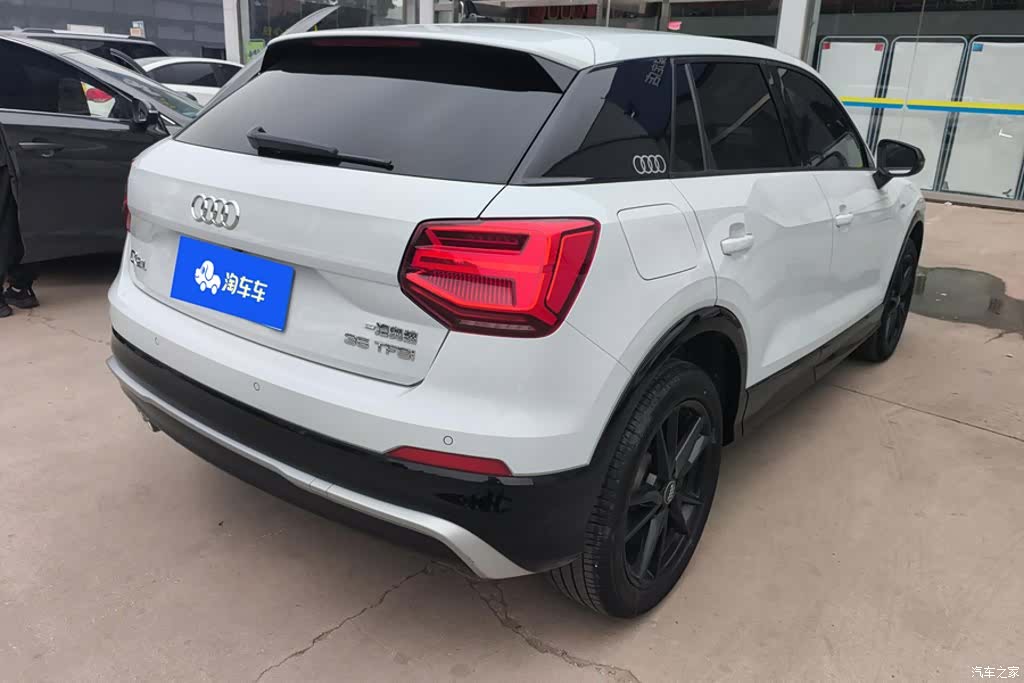 Audi Q2L, 2020 3