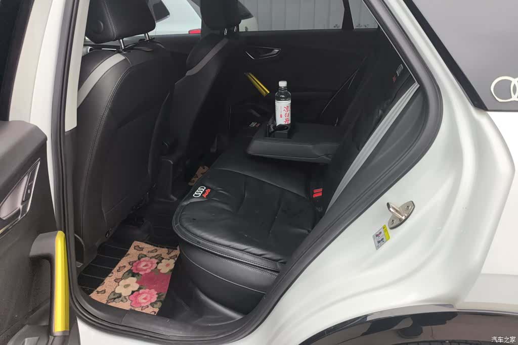 Audi Q2L, 2020 11