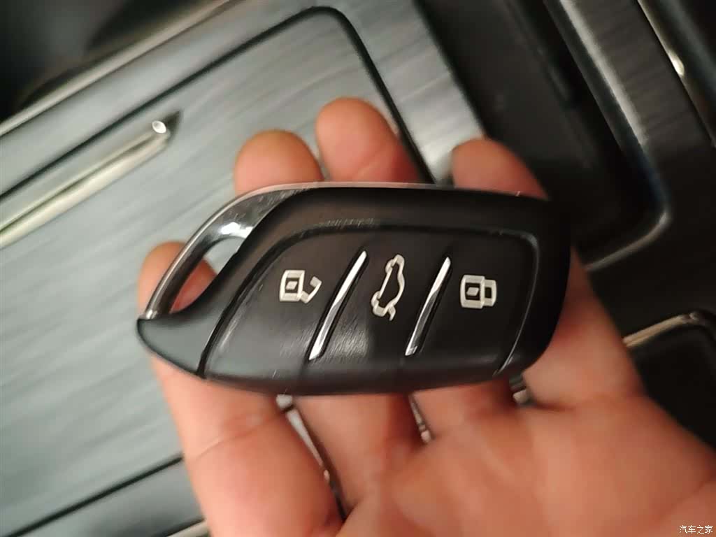 Roewe RX5, 2022 9