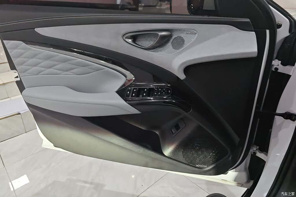 BYD Seal, 2022 7