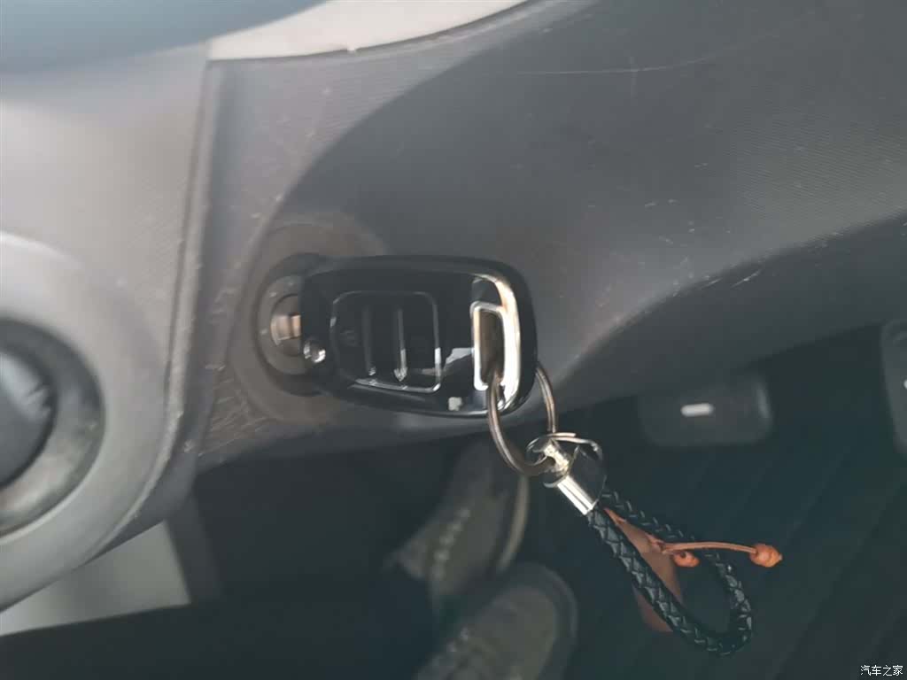 Wuling E200, 2019 9
