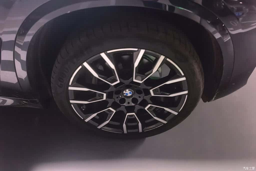 BMW X5, 2025 6