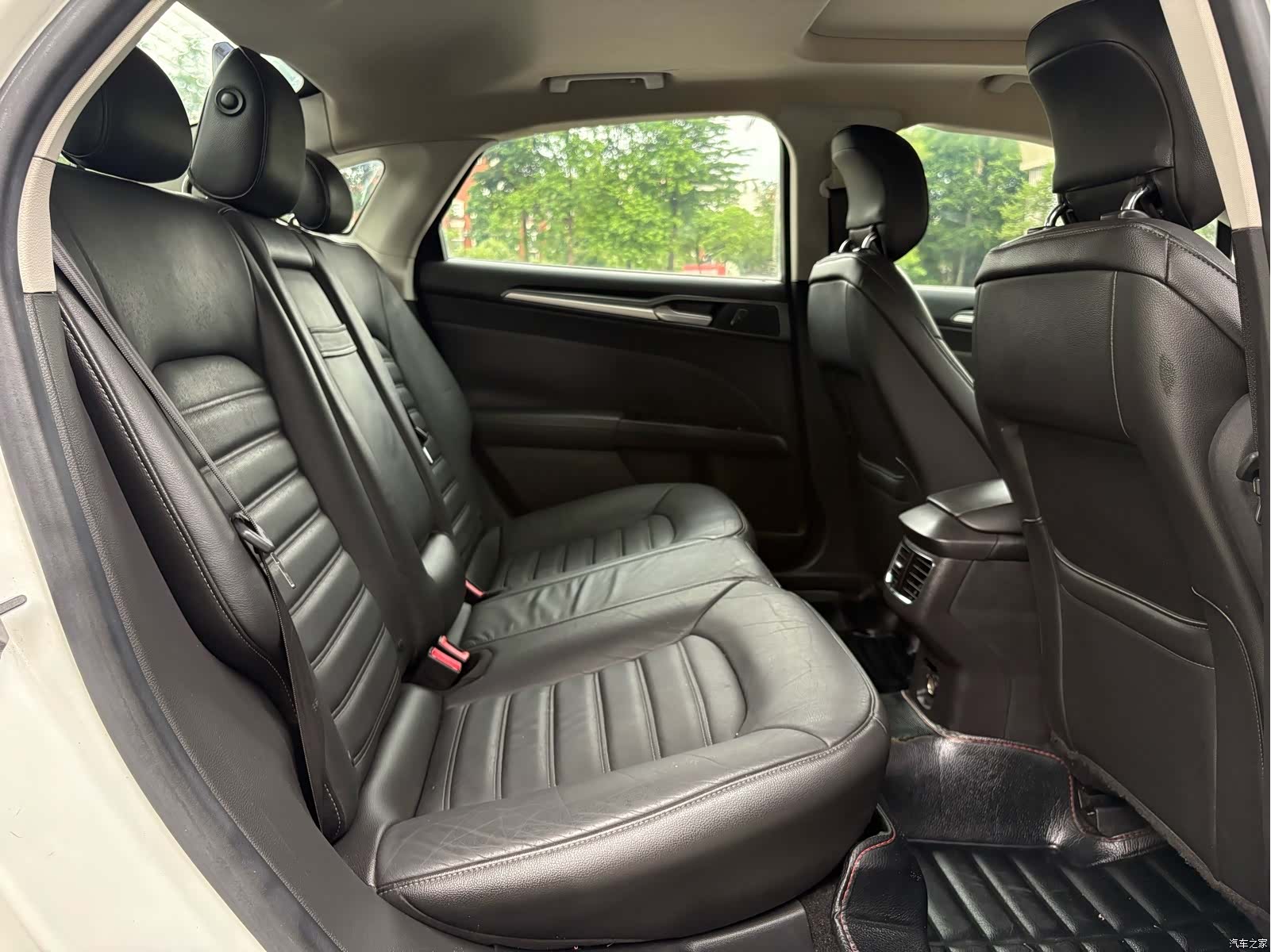 Ford Mondeo, 2014 10