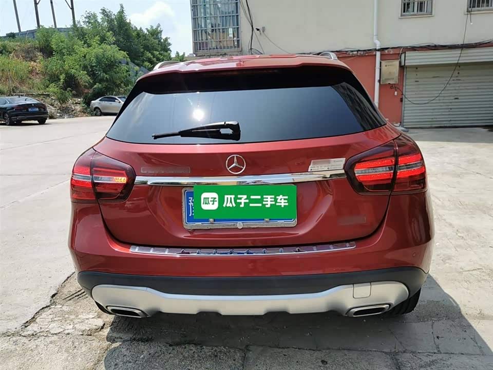 Mercedes-Benz GLA Mercedes-Benz GLA