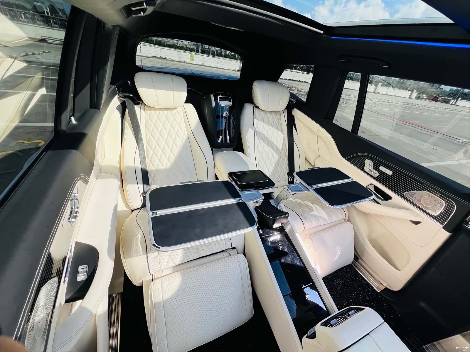 Mercedes-Benz GLS, 2024 9