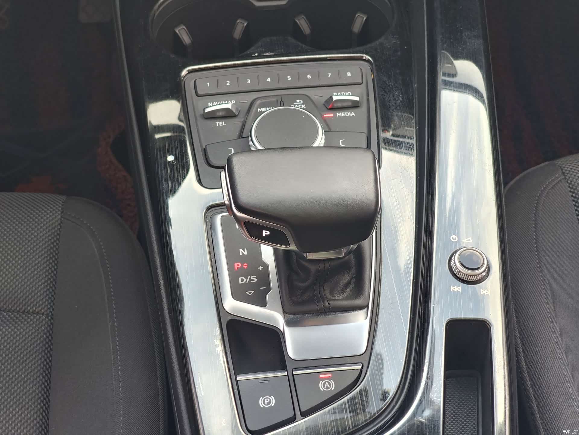 Audi A4L, 2019 21