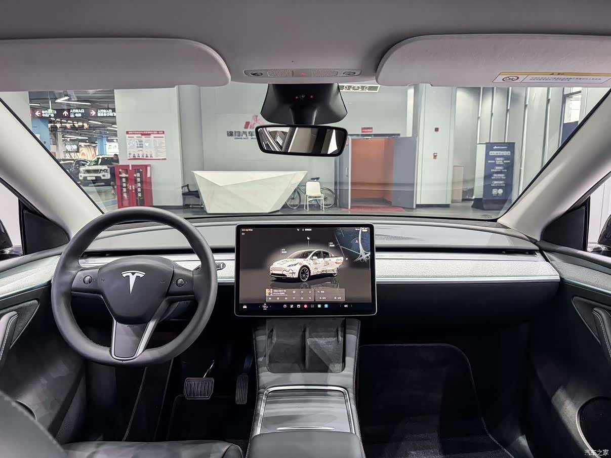 Tesla Model Y, 2024 8
