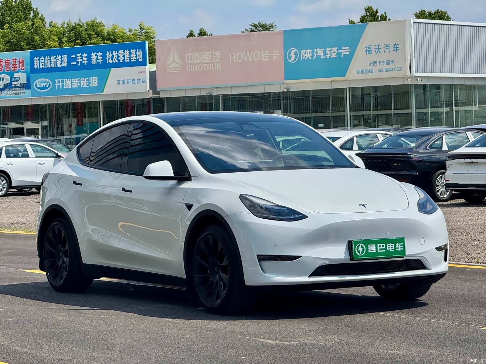 Tesla Model Y, 2023 3