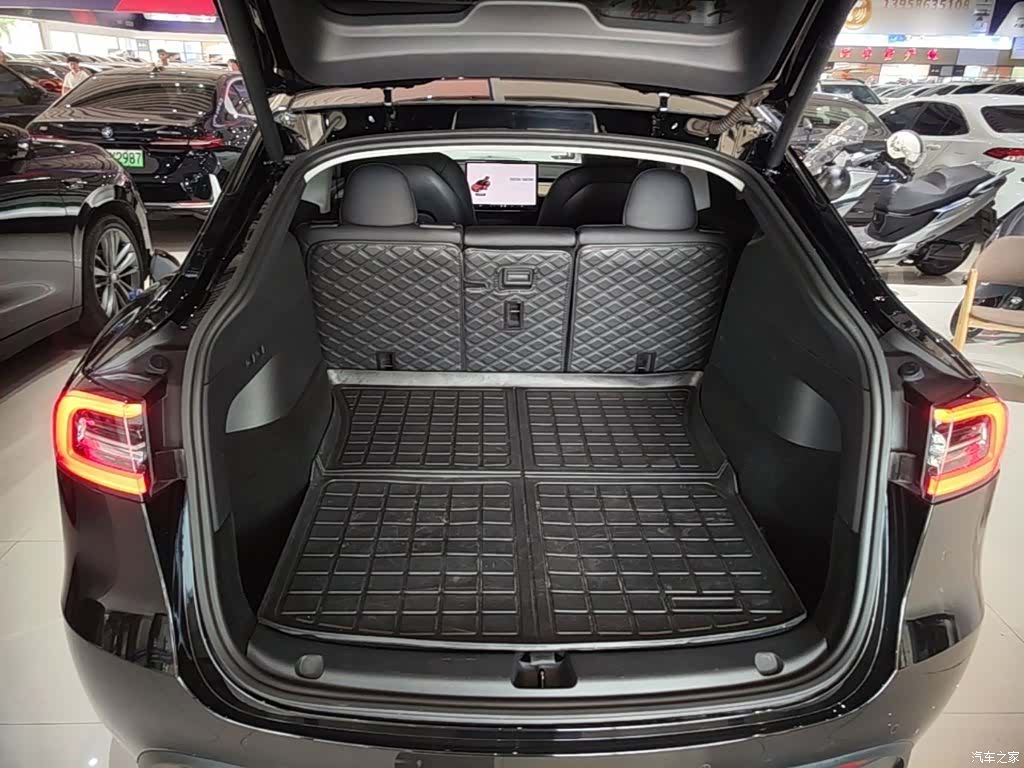 Tesla Model Y, 2021 19