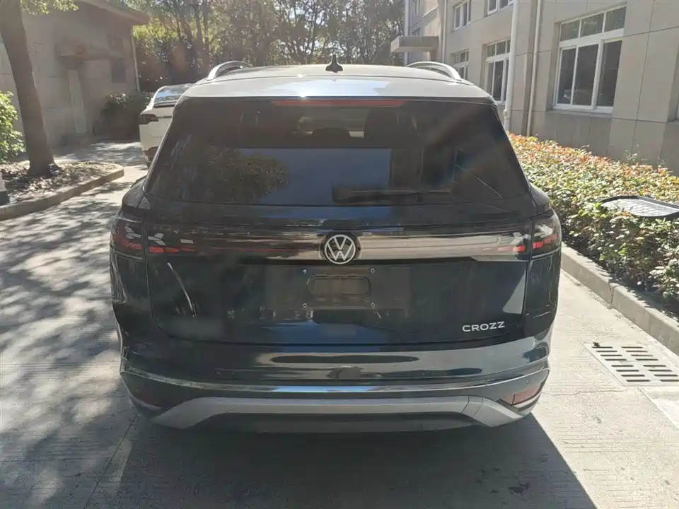 Volkswagen ID.6 CROZZ